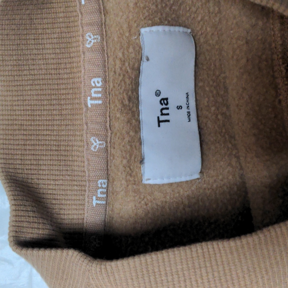 Aritzia TnA Tan Cropped Crewneck Sweatshirt Size Small - Picture 4 of 5